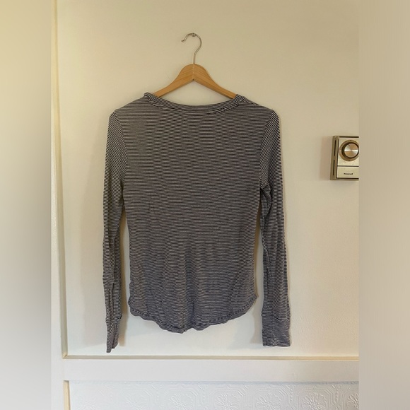 Cozy shirt from the Gap - Picture 2 of 2